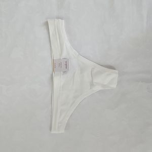 💕🔥NWT Auden cotton blend thong panties white Medium
